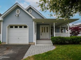 2 Lester Pl, Middletown, NJ 07748