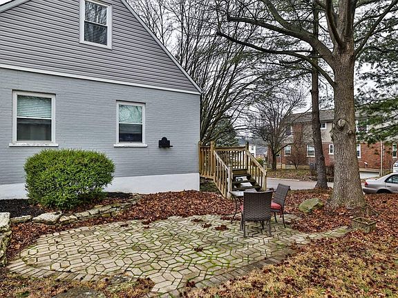 5th image of 1156 Covedale Ave