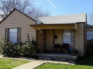 726 Manning St, Grand Prairie, TX 75051