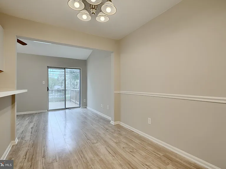 733 Reedy Cir — Photo 9