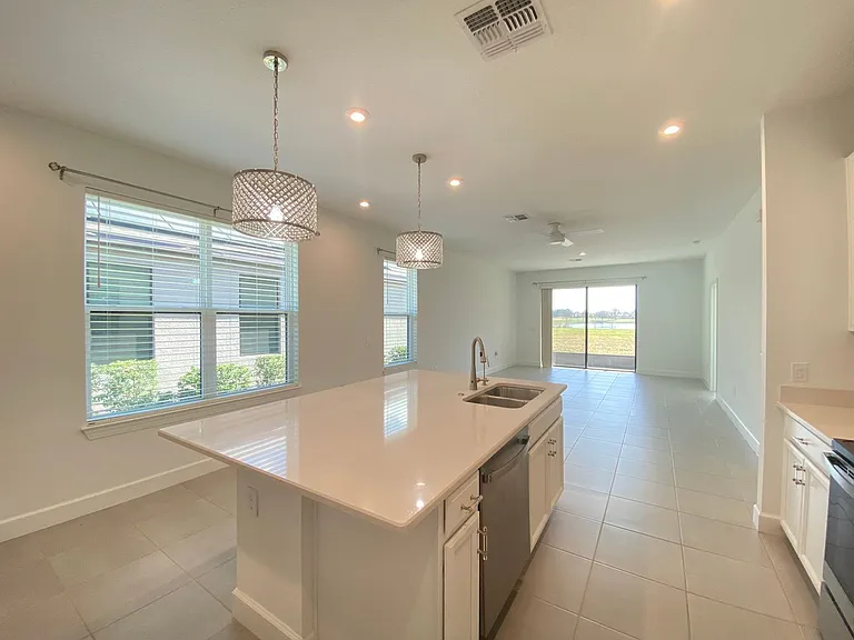 2182 Palm Tree Dr — Photo 9