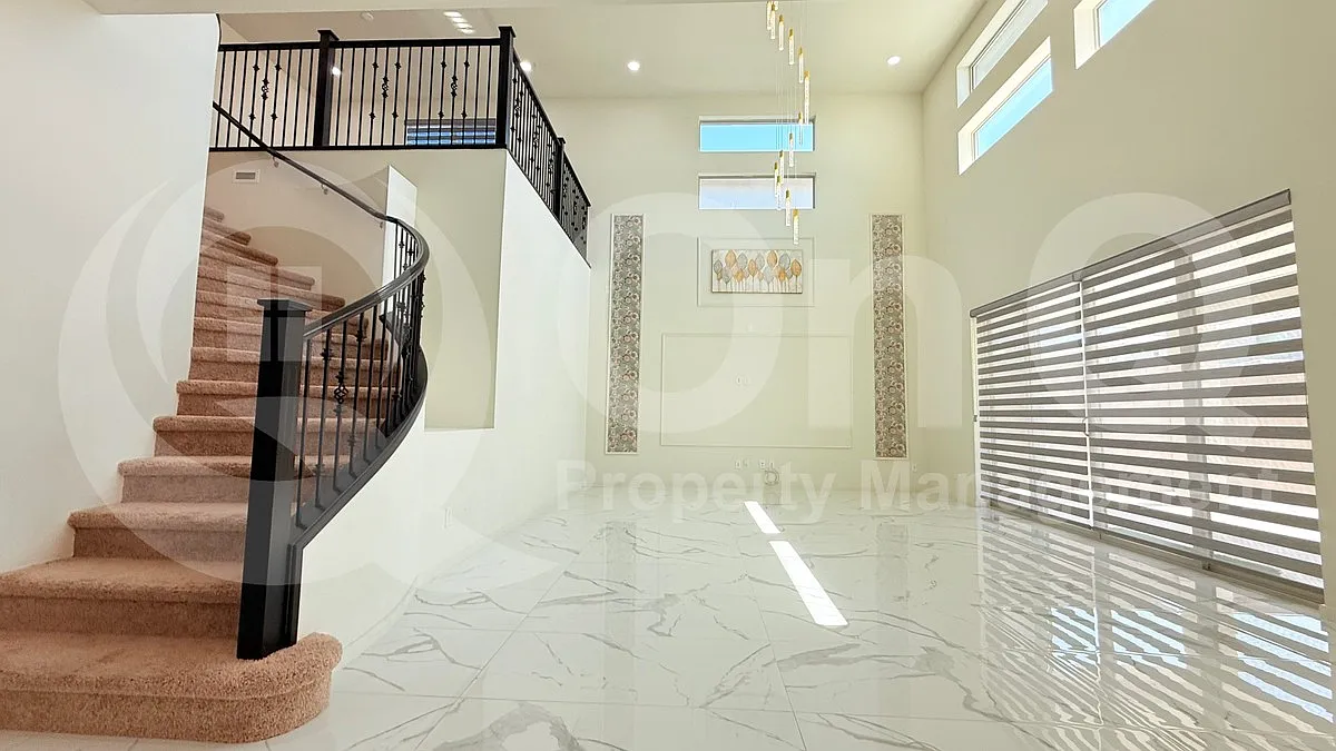 5 bed, 4.0 bath, 3646 sqft, $5,099 — Photo 3