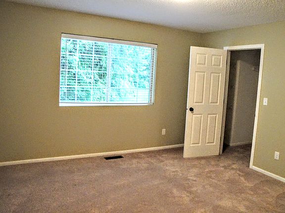 3rd image of 1348 Carriage Dr Unit A
