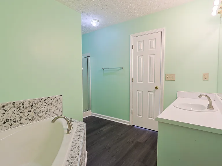 40 Harbour Lake Dr — Photo 25