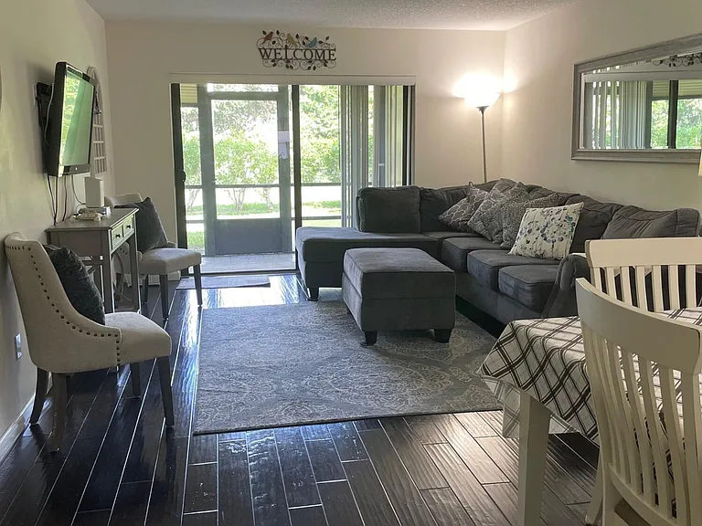7879 Willow Spring Dr #913 — Photo 4