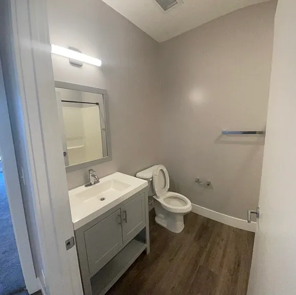 1131 Oak St #303 — Photo 4