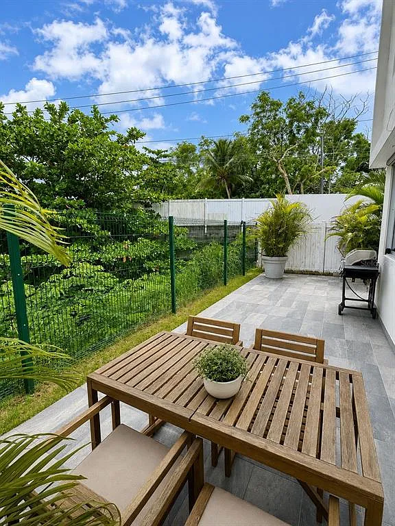 3 bed, 2.5 bath, $3,950 — Photo 4