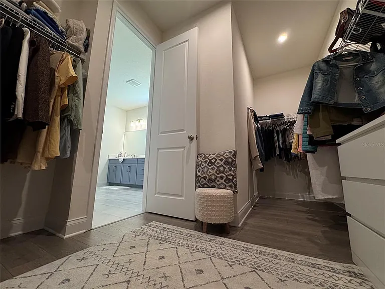 715 Blue Citrus Ln — Photo 38