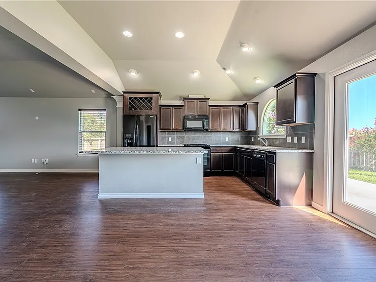 7433 Kolda Dr — Photo 6
