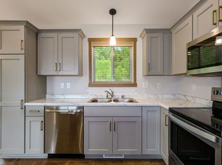 2201 Hadley Hills Dr NE, Rochester, MN 55906