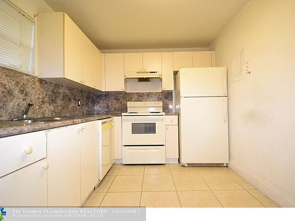2nd image of 4255 N University Dr
