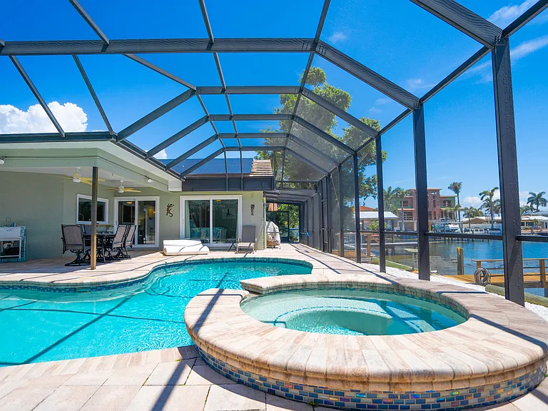 2316 S Shore Dr SE — Photo 59
