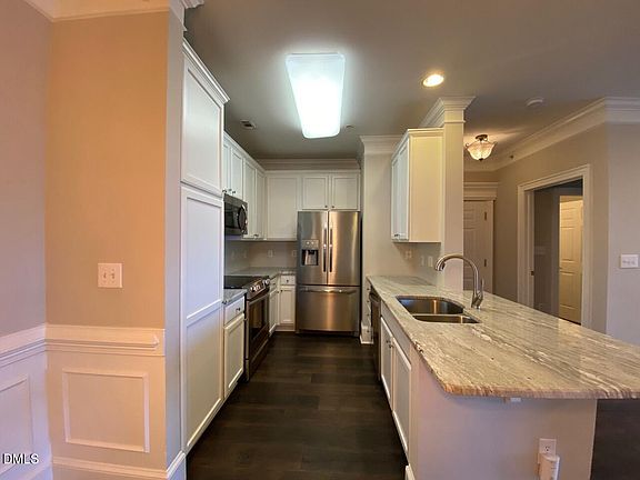 4th image of 421 Waterford Lake Dr #421