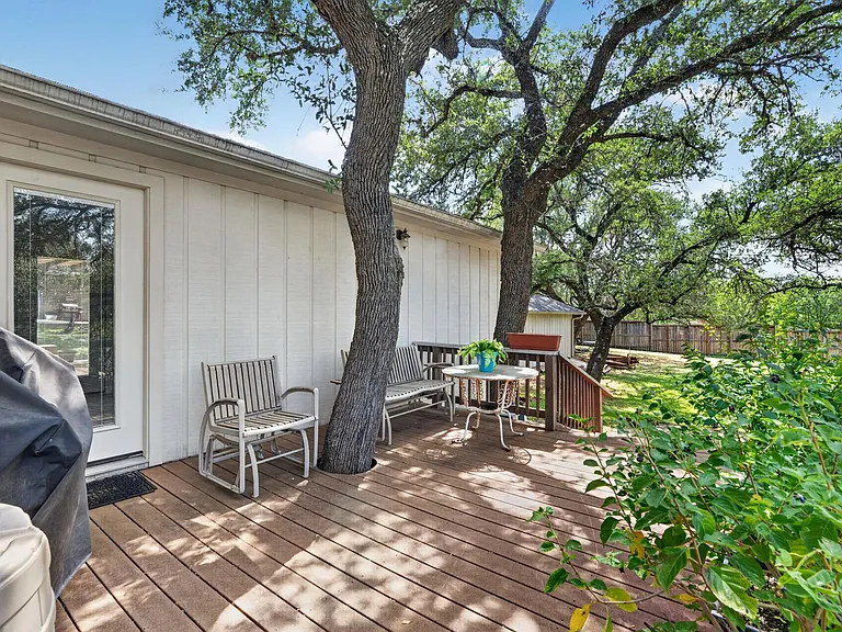 700 Rogart Dr — Photo 23
