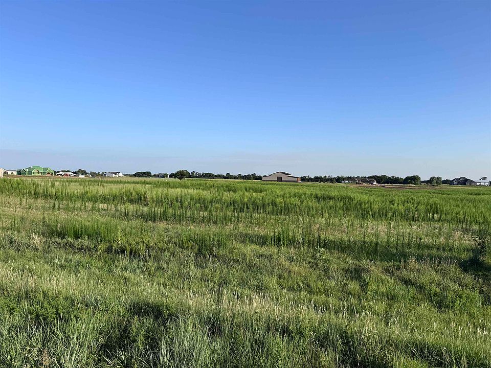 1st image of 9 Prairie Meadow Ests