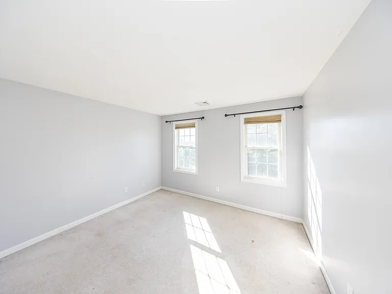 469 Walnut St — Photo 20