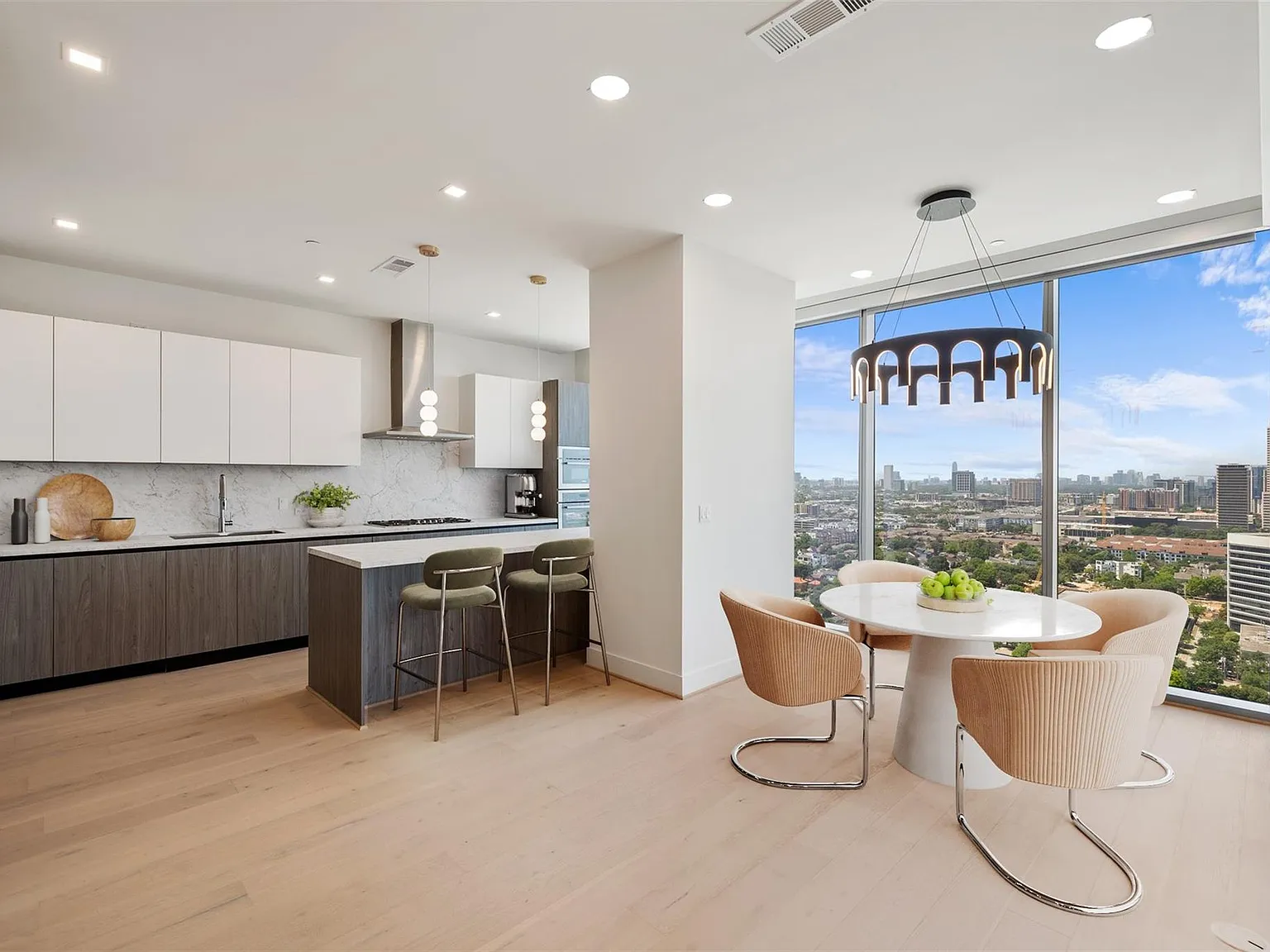 1 bed, 1.5 bath, 1693 sqft, $8,500 — Photo 1