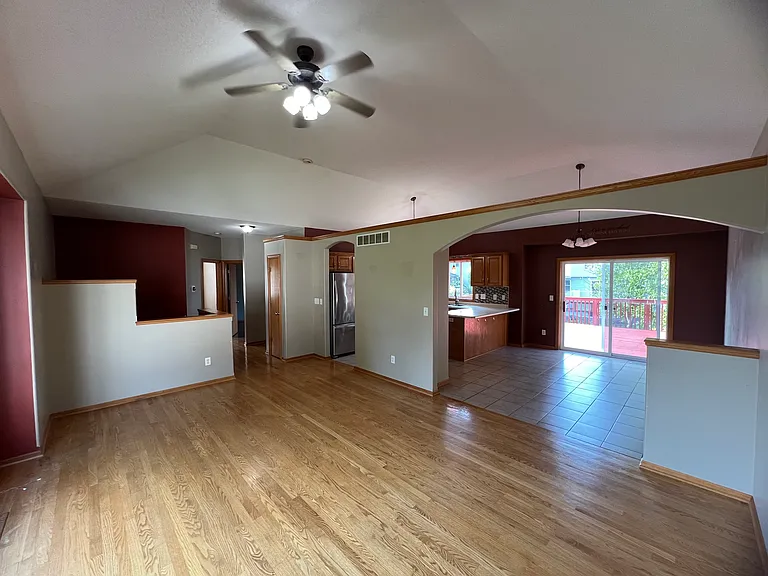 929 Plymouth Ln NW — Photo 10