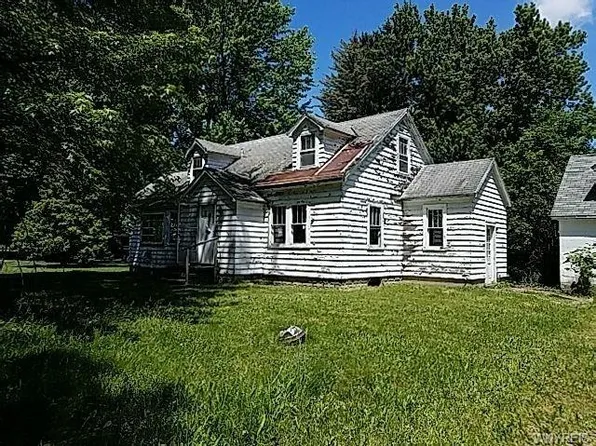 9029 Akron Rd, Akron, NY 14001