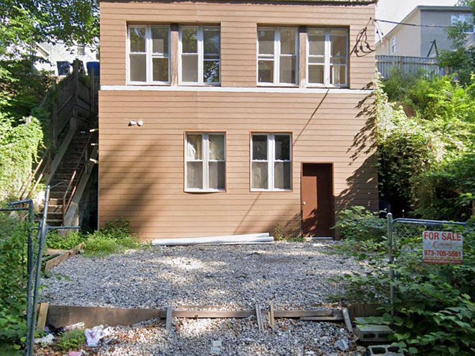 1st image of 17 Herbert Pl #1
