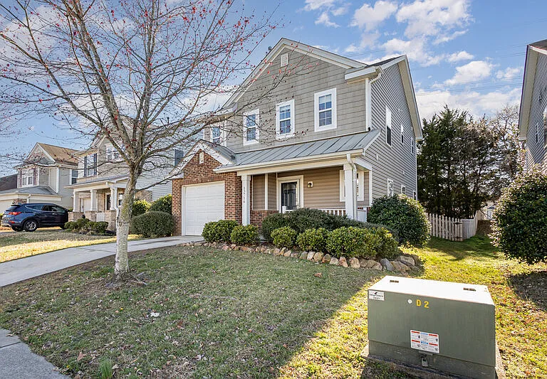 13716 Riding Hill Ave — Photo 3