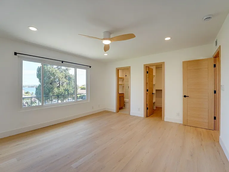 1102 Pacific Beach Dr — Photo 24