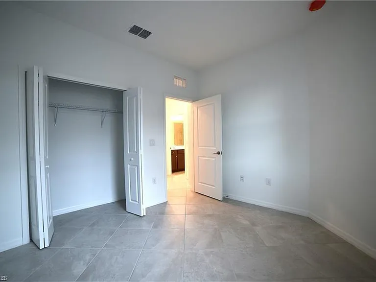 2665 Vine Ave — Photo 6