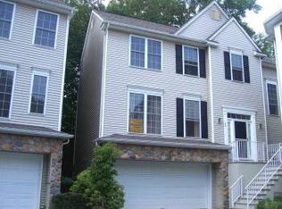 152 Arrowgate Dr, Randolph, NJ