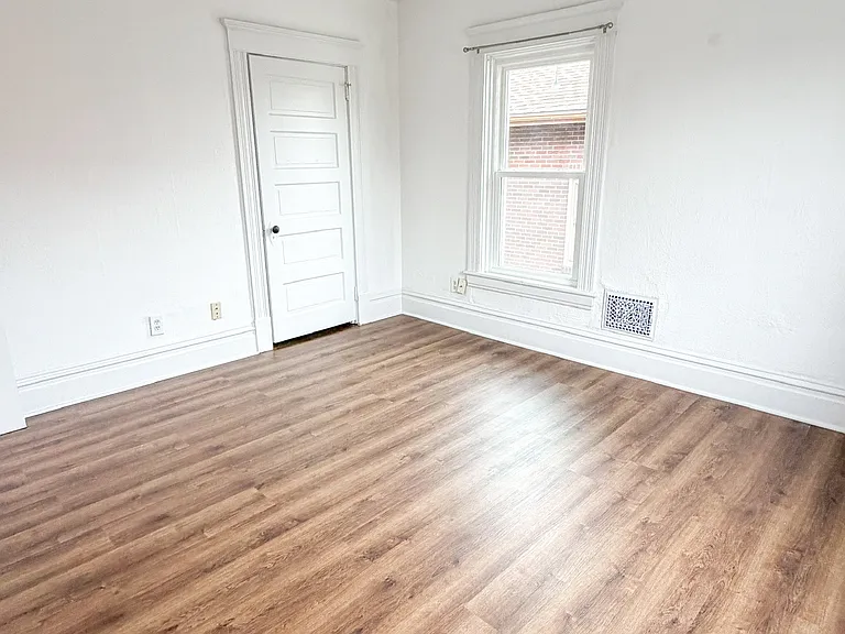 503 Tremont Ave S — Photo 11