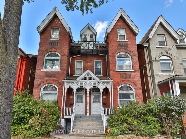 110 Baldwin St, Toronto, ON M5T 1L6