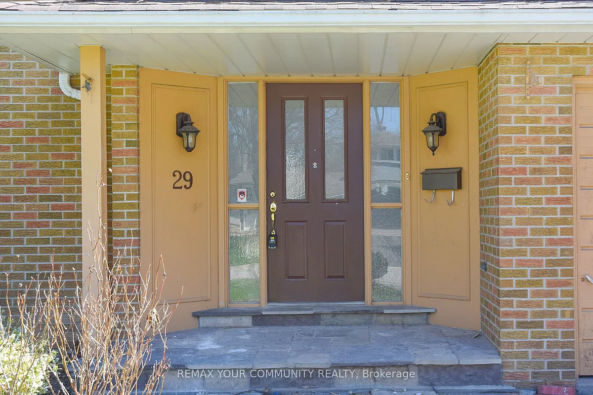 Building Photo - 29 Colonsay Rd