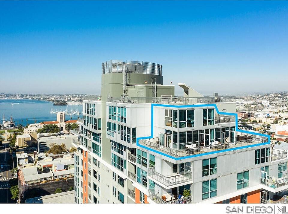 1st image of 300 W Beech St Unit 2304