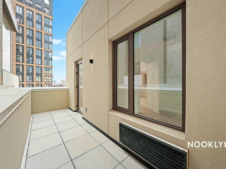 26-04 Jackson Ave #14J — Photo 2