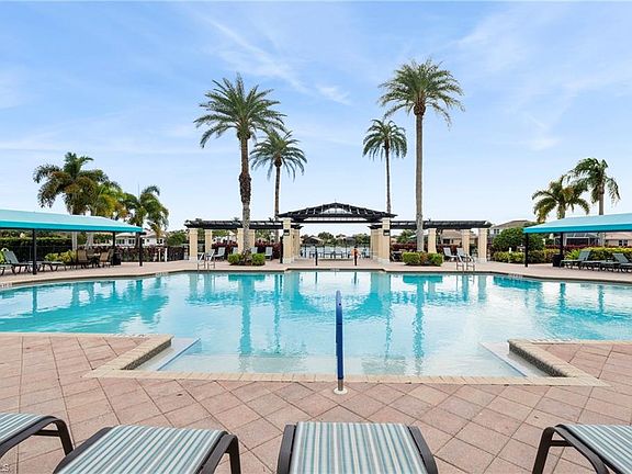 2nd image of 1770 Ribbon Fan LN