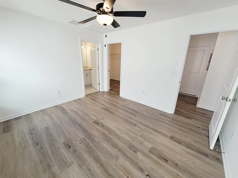 1367 Landon Hills Dr — Photo 9