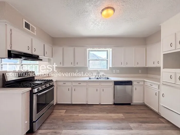 4919 Lingonberry St — Photo 6