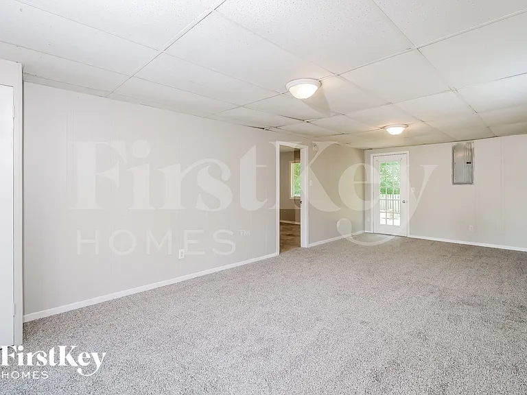 4315 Standish Dr — Photo 9