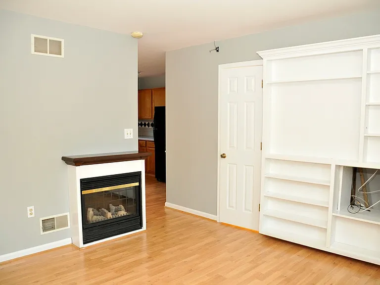125 N Towne Ct — Photo 4