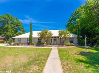 33510 Woodlands Dr, Lillian, AL 36549