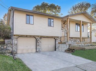 6087 Lakeview Park Dr, Linden, MI 48451