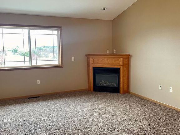 3rd image of 3552-3558 E Meadows Pl