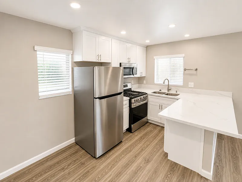 2 bed, 2.0 bath, 715 sqft, $3,695 — Photo 4