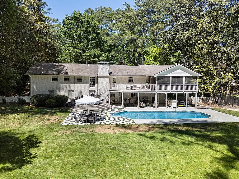 4470 Chatworth Ct NE — Photo 6