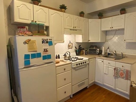 2nd image of 103 Sullivan St APT 2B
