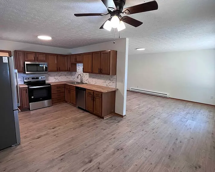 570 Polk St — Photo 4