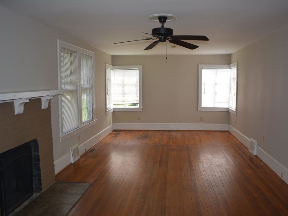 200 Paris Mountain Ave, Greenville, SC 29609 Zillow