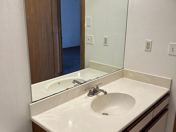 5th image of 5577 Wickford Ln