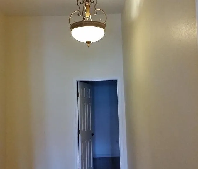 915 Decatur St #F — Photo 11