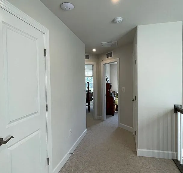 1812 Briscoe Ln — Photo 16