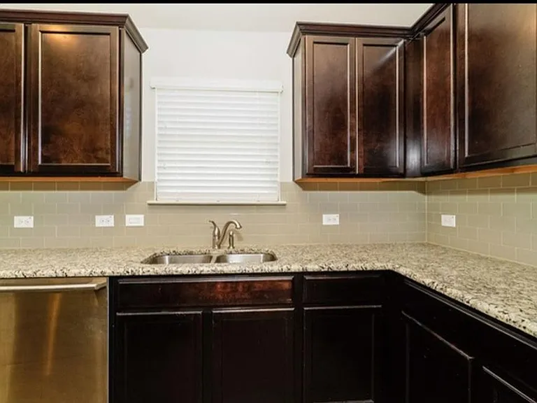 945 Cypress Ml — Photo 6